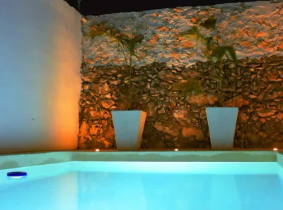 CASA EN VENTA 2 RECAMARAS, ALBERCA, RECIEN REMODELADA MERIDA CENTRO (FVC-2412)