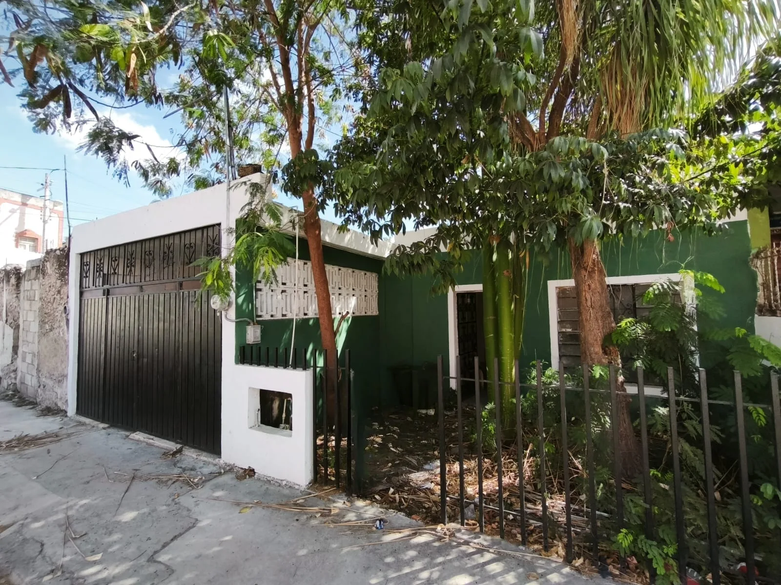 EXCELENTE OPCION CASA EN VENTA MERIDA, CENTRO PARA REMODELAR (AVC-2216)