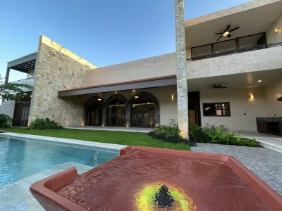 INCREIBLE PROPIEDAD EN VENTA, DE LUJO EN PRIVADA TEMOZON NORTE (GVC-2709)