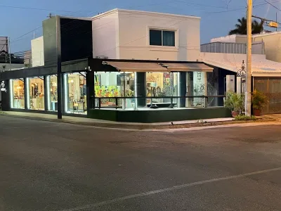 INCREIBLE PROPIEDAD EN VENTA EN ESQUINA A USO COMERCIAL O HABITACION MONTERREAL (FVC-2791)