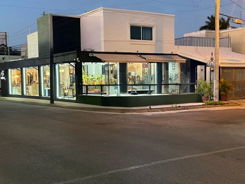 INCREIBLE PROPIEDAD EN VENTA EN ESQUINA A USO COMERCIAL O HABITACION MONTERREAL (FVC-2791)