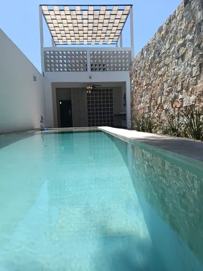 HERMOSA CASA REMODELADA EN VENTA MERIDA, ITZIMNA (AVC-2423)