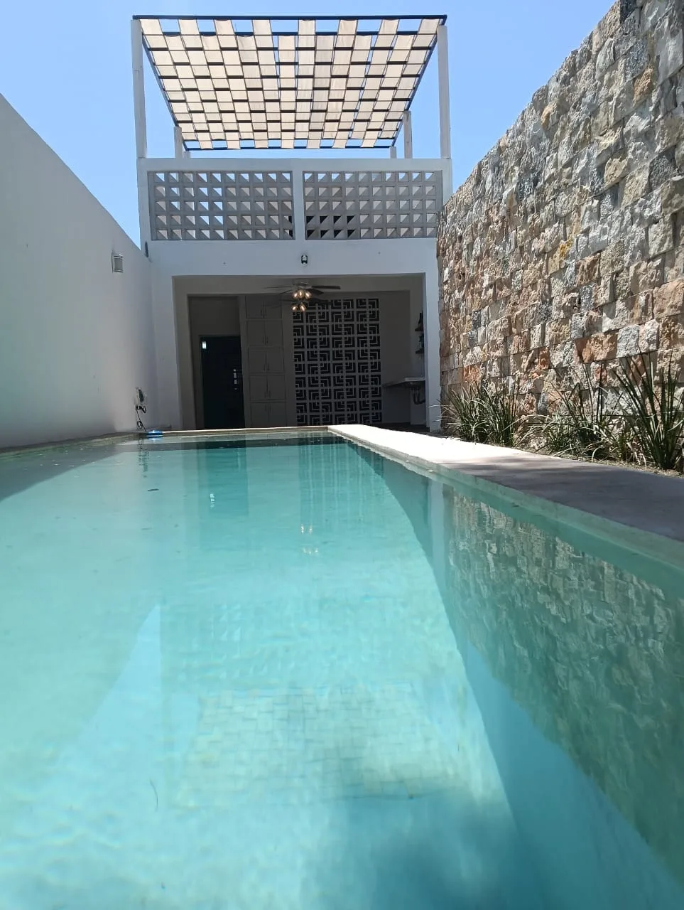 HERMOSA CASA REMODELADA EN VENTA MERIDA, ITZIMNA (AVC-2423)