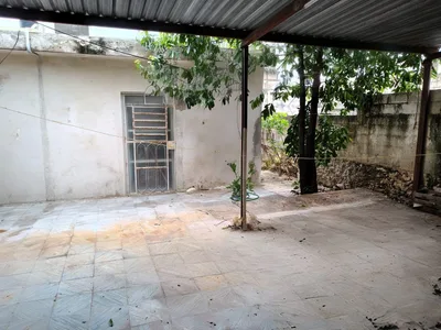 CASA EN VENTA SOLA PLANTA PARA REMODELAR MERIDA CENTRO (AVC-2626)