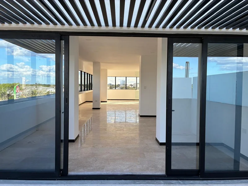 AMPLIA OFICINA EN RENTA ARMORAN TOP MONTEBELLO (IRL-1059)