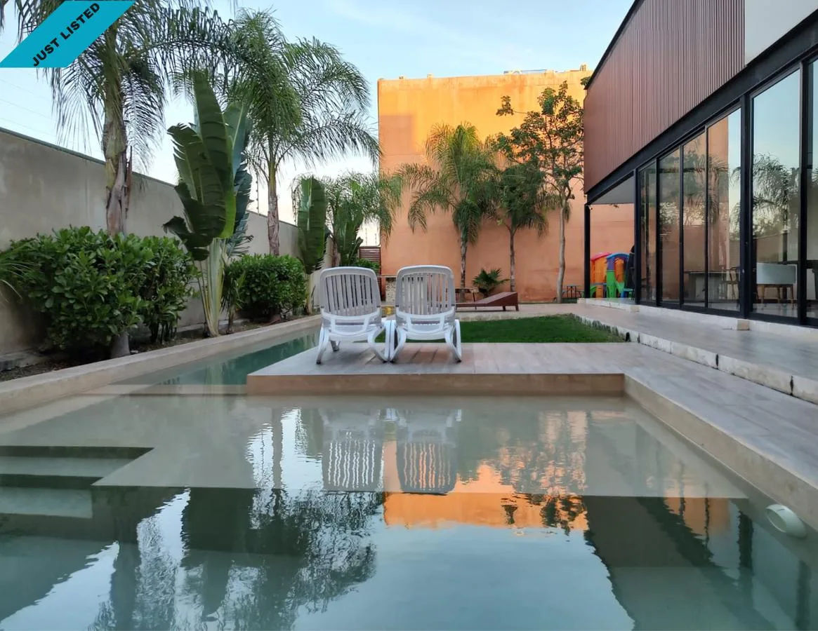 HERMOSO DEPARTAMENTO EN VENTA, AMUEBLADO, EN PRIVADA TEMOZON NORTE (AVD-1077)