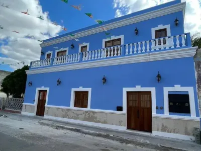 HERMOSA CASA COLONIAL AMUEBLADA CON 3 DEPARTAMENTOS EN VENTA MERIDA, CENTRO HISTORICO (AVC-2262)