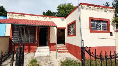 CASA EN VENTA CON AMPLIO TERRENO MERIDA, CENTRO ERMITA (AVC-2279)