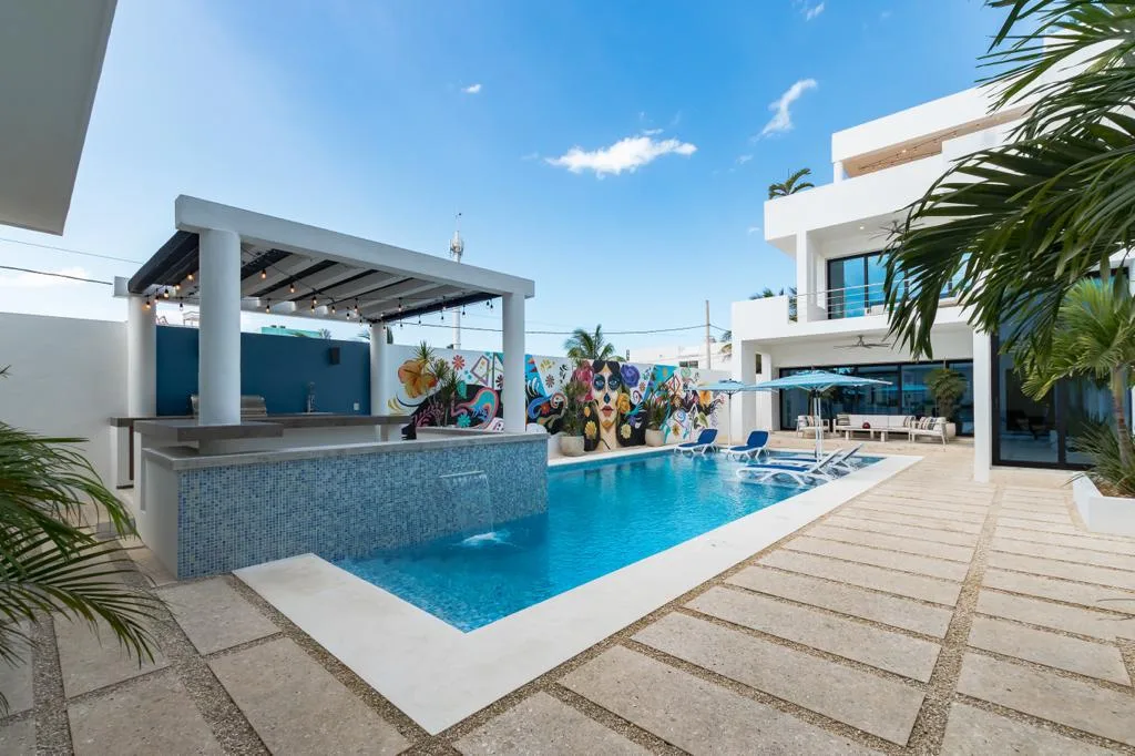 INCREIBLE PROPIEDAD EN VENTA  CON AUTO INCLUIDO MERIDA, CHELEM BEACH (AVC-2317)