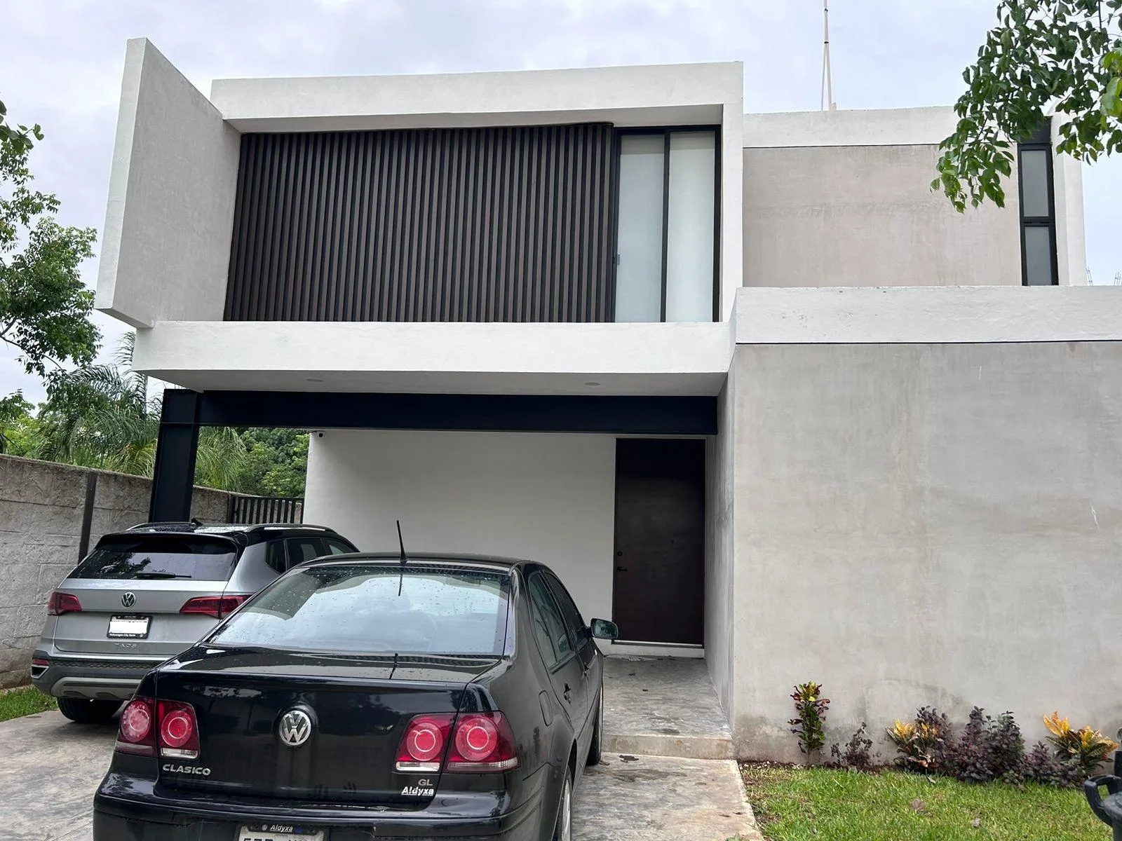 HERMOSA CASA EN VENTA MERIDA, PRIVADA SOLUNA TEMOZON NORTE (AVC-2387)