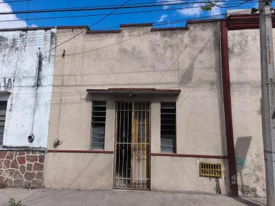 CASA EN VENTA ESTILO COLONIAL CON TERRENO AMPLIO MERIDA CENTRO (AVC-2762)