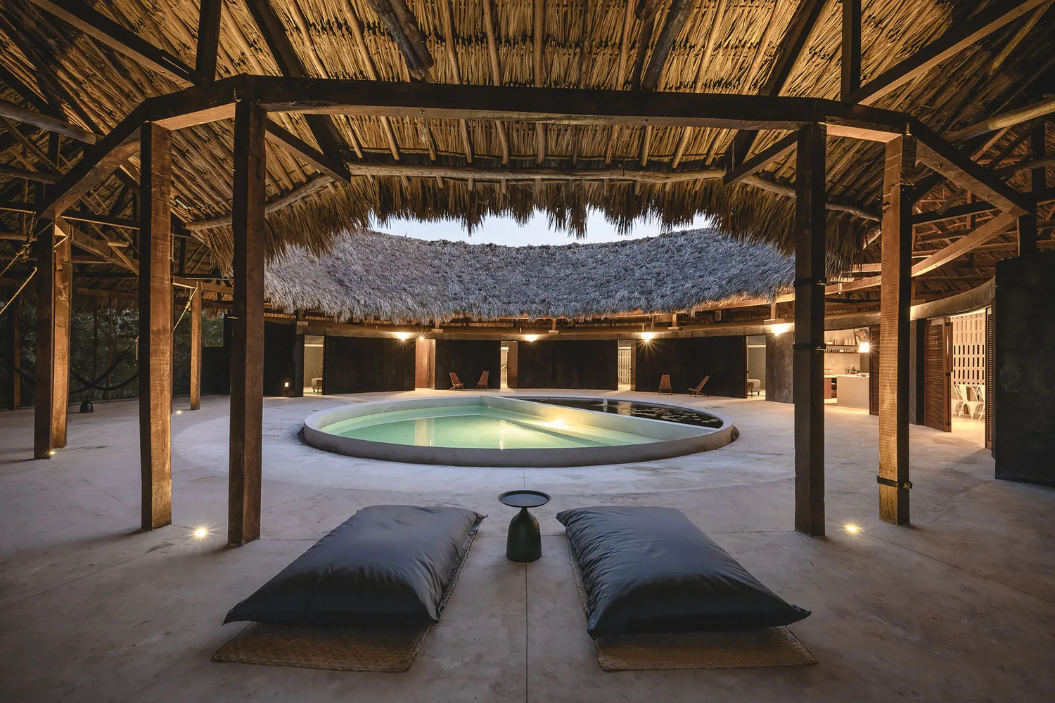 ESPECTACULAR CASA EN VENTA CON DISEÑO UNICO SOBRE 43700M2 DE TERRENO (GVC-2656)