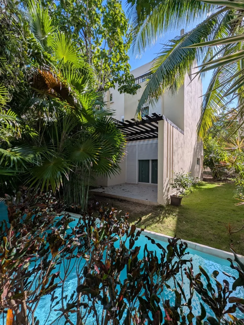 HERMOSA CASA EN VENTA PLAYA DEL CARMEN CONDO LA ESCONDIDA (NVC-2342)