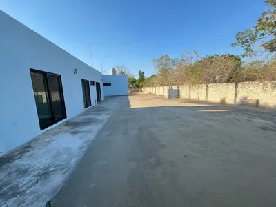 AMPLIA CASA EN VENTA, NUEVA, SOLA PLANTA, KOMCHEN MERIDA NORTE (AVC-2642)