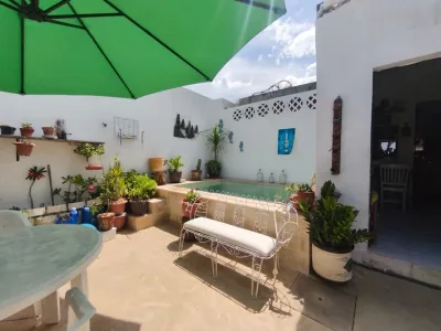 COMODA CASA EN VENTA SOLA PLANTA, MERIDA CENTRO, MELITON SALAZAR CON ALBERCA (AVC-2806)