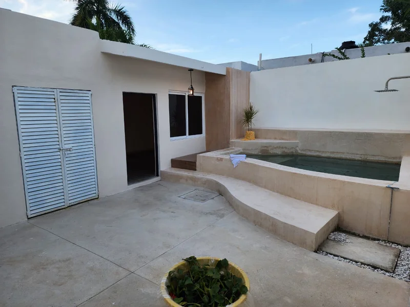 HERMOSA CASA EN VENTA REMODELADA EN CHUBURNA DE HIDALGO (IVC-2749)