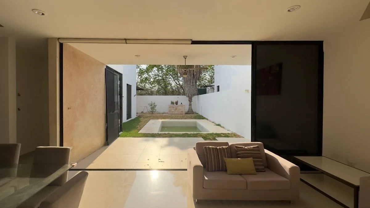 HERMOSA CASA COMO NUEVA EN VENTA MERIDA, TEMOZON NORTE (AVC-2473)