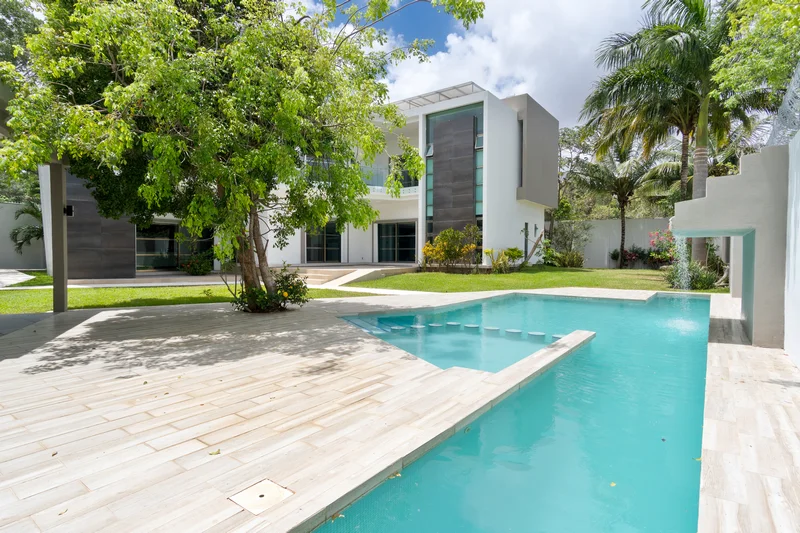 CASA EN VENTA 4 RECAMARAS CON ALBERCA PRIVADA ALAMOS II CANCUN (AVC-2839)