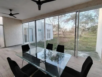 MAGNIFICA CASA EN VENTA SOBRE TERRENO DE 2470M2 EN CHICXULUB PUEBLO CERCA BASPUL (FVC-2788)