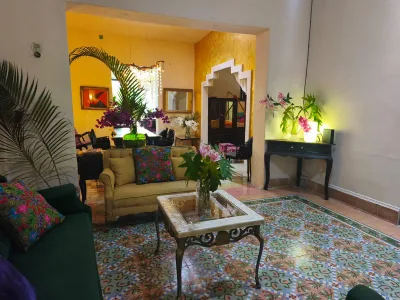 CASA EN VENTA MERIDA, 4 RECAMARAS, ALBERCA, CENTRO,  PASEO MONTEJO,  REMODELADA (AVC-2848)