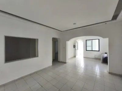 OPORTUNIDAD AMPLIA CASA EN VENTA SOLA PLANTA EN LA COLONIA GARCIA GINERES (AVC-2706)