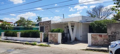 AMPLIA CASA EN VENTA MERIDA, ITZIMNA CASA ESQUINA  (FVC-1732)