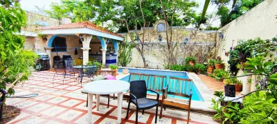 Casa en Venta en Fraccionamiento Jardines de Mérida - CASA EN VENTA MERIDA, JARDINES DE MERIDA SOBRE AVENIDA (NVC-1845)