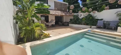 CASA EN VENTA REMODELADA MERIDA CENTRO CERCA GARCIA GINERES CON ALBERCA (AVC-2772)