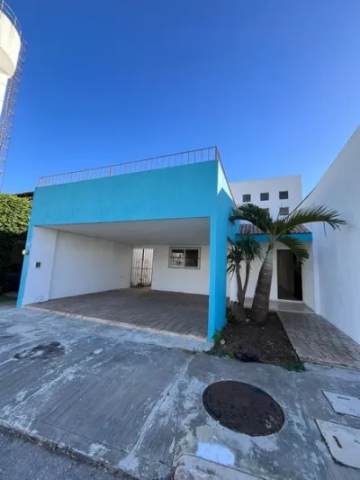ACOGEDORA CASA EN VENTA XCUMPICH MERIDA NORTE (AVC-2791)