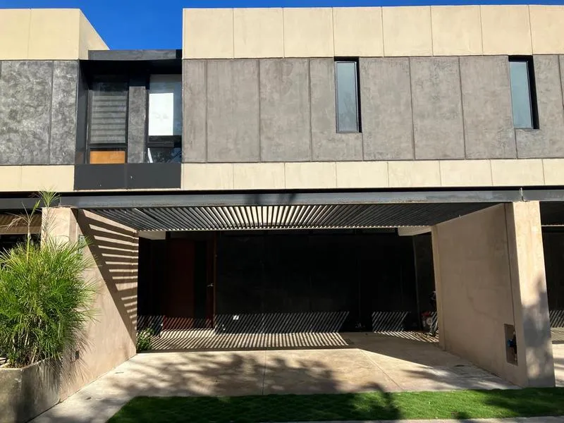 TOWN HOUSE EN RENTA 2 RECAMARAS PRIVADA MADERO 54 TEMOZON NORTE (IRC-1076)