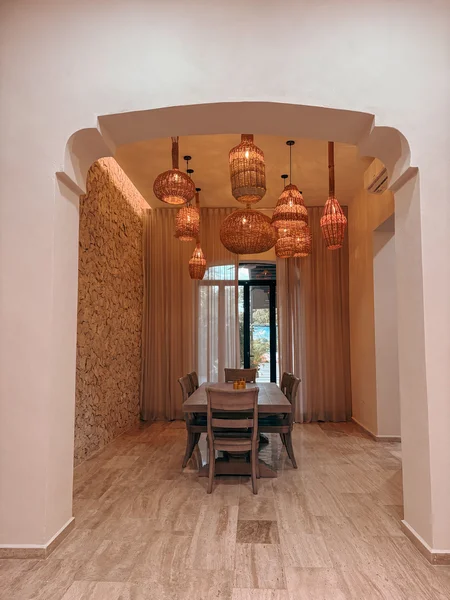IMPRESIONANTE CASA EN VENTA A DOS CUADRAS DEL PASEO MONTEJO, CON PANELES SOLARES (FVC-2794)