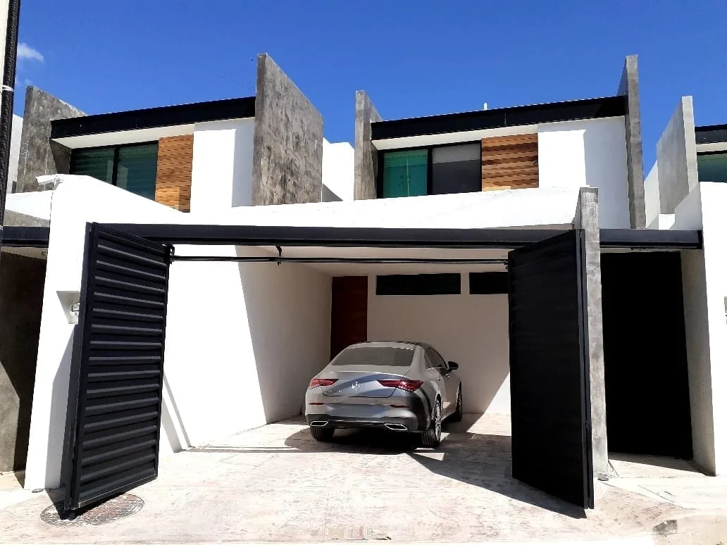 HERMOSA CASA EN VENTA COMO NUEVA EN MONTEBELLO (AVC-2613)