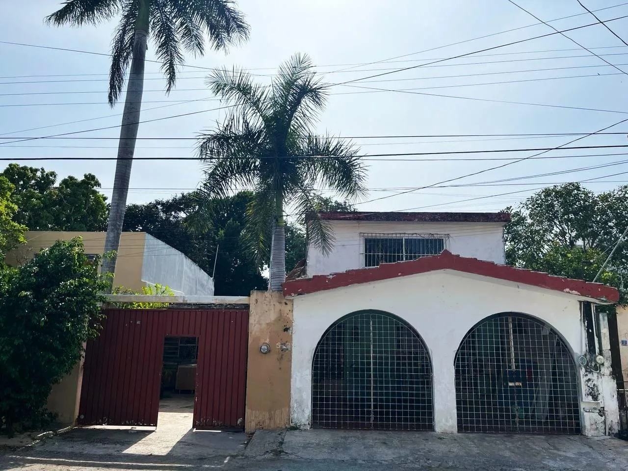 INCREIBLE CASA EN VENTA MERIDA CENTRO CON TERRENO DE 795 M2 (AVC-2300)