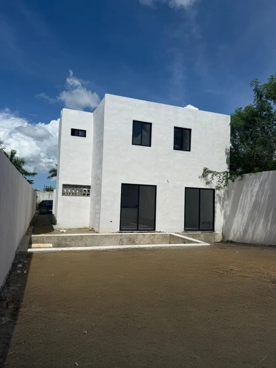 HERMOSA CASA EN VENTA PARA ESTRENAR CON ALBERCA CONKAL (FVC-2703)
