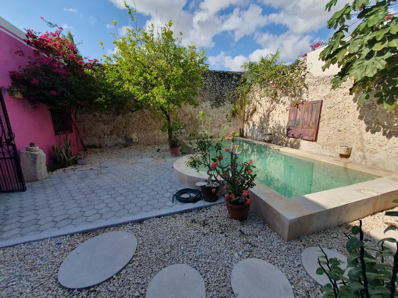 ENCANTADORA CASA EN VENTA INMEJORABLE UBICACION MERIDA CENTRO (AVC-2747)