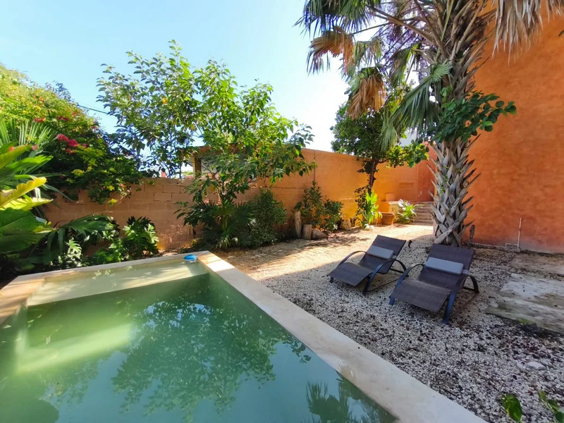 INCREIBLE CASA EN VENTA EN EL CENTRO DE MERIDA AMUEBLADA EQUIPADA (AVC-2782)