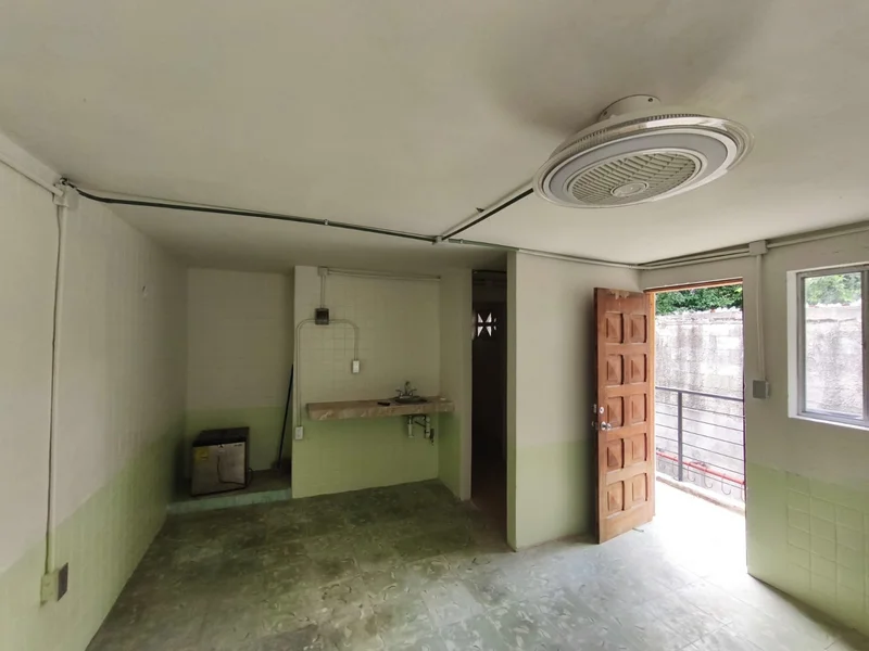 AMPLIA CASA DE 2 PISOS EN VENTA O RENTA MERIDA CENTRO