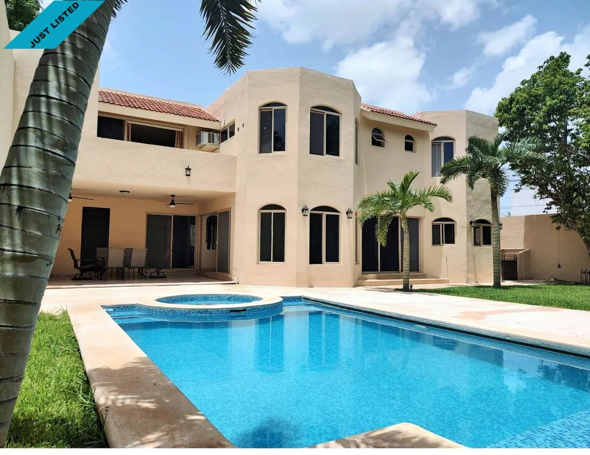 ESPECTACULAR CASA EN VENTA MERIDA, MONTES DE AME (AVC-1823)