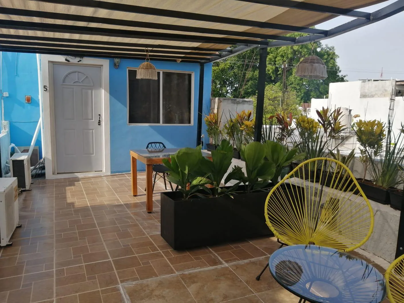 AMPLIA CASA EN VENTA AMUEBLADA MERIDA, CENTRO CERCA SANTA ANA (AVC-2323)