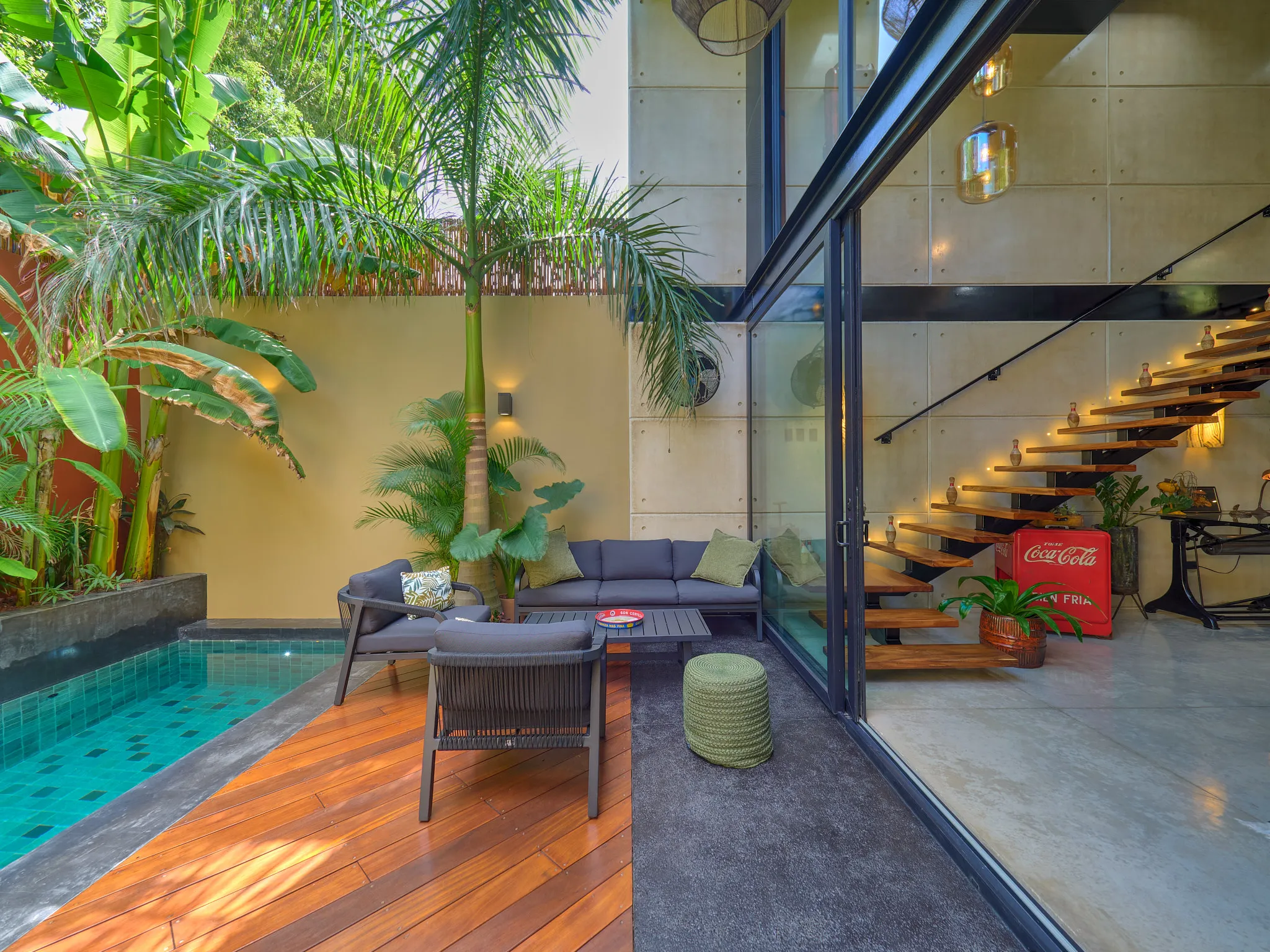 CASA DE DISEÑO EN VENTA "FUERA DE SERIE" MERIDA CENTRO BARRIO DE SANTIAGO