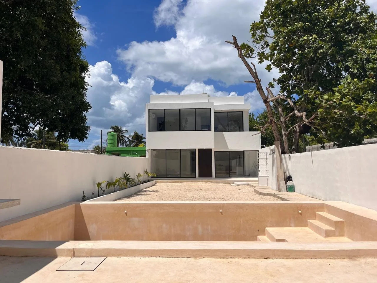 HERMOSA CASA EN VENTA NUEVA A CUADRAS DEL MAR EN CHELEM PUERTO (AVC-2567)