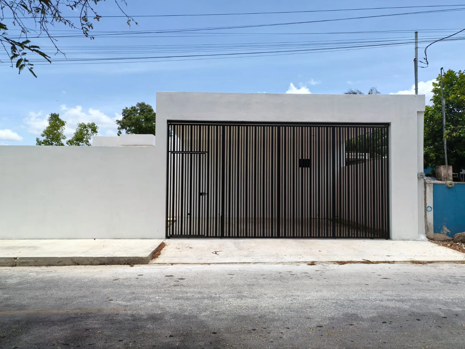 CASA  EN VENTA O RENTA 3 RECAMARAS, ALBERCA, NUEVA, SOLA PLANTA CONKAL (FVC-2534)