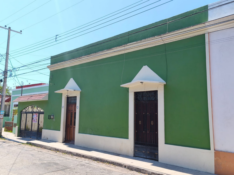 CASA EN VENTA 4 RECAMARAS ESTILO COLONIAL MERIDA CENTRO ERMITA (AVC-2813)
