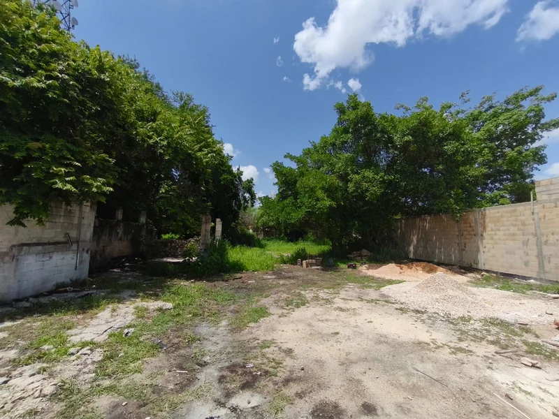 TERRENO EN VENTA DE 853 M2  MERIDA, CENTRO (AVT-1271)