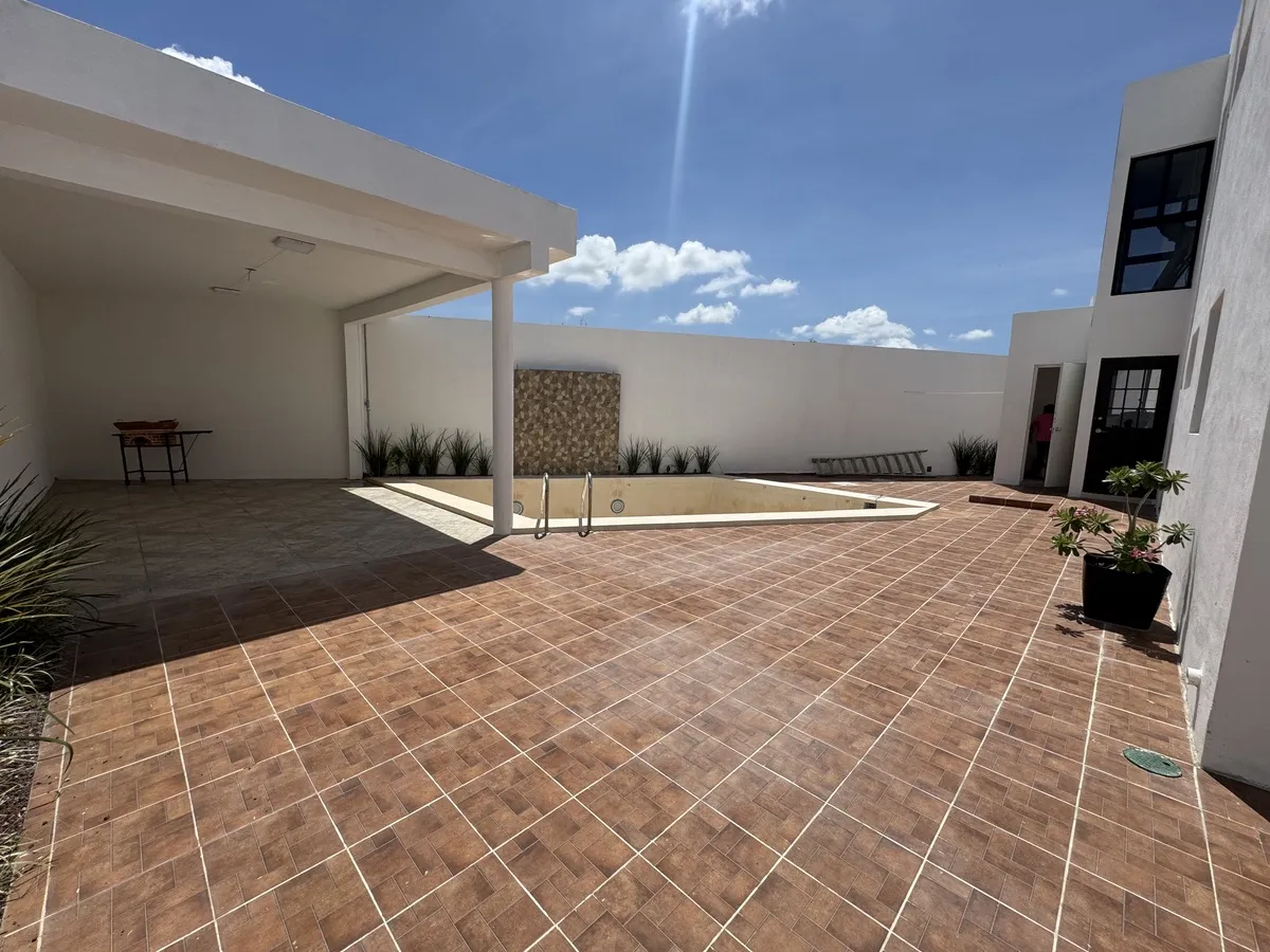 CASA EN VENTA 3 RECAMARAS PRIVADA PUERTA DE PIEDRA DZITYA MERIDA NORTE (AVC-2747)
