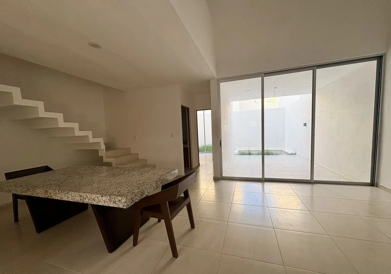 SENSACIONAL CASA EN VENTA EN PRIVADA CON ALBERCA GRANS SAN PEDRO DE CHOLUL