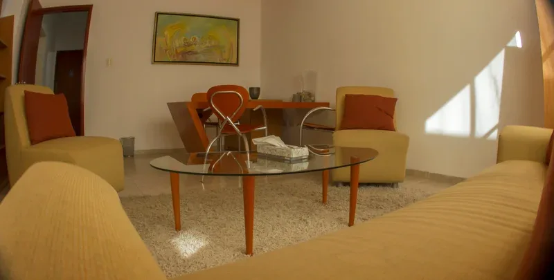 OFICINAS EN RENTA Y SALONES AULAS COLONIA SAN NICOLAS CERCA MIGUEL ALEMAN (IRL-1070)