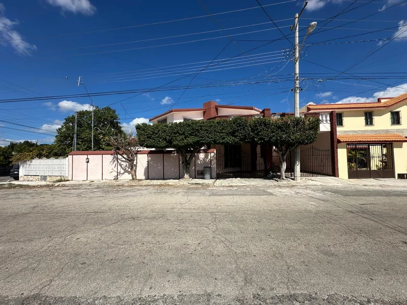 AMPLIA CASA EN VENTA EN LA EMBLEMATICA GARCIA GINERES (FVC-2770)
